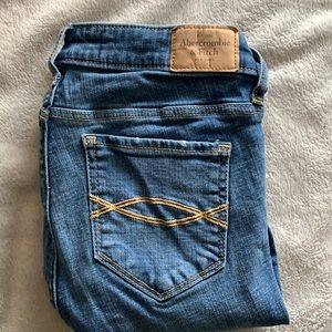 ABERCROMBIE JEANS